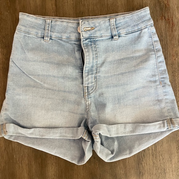 H&M denim shorts - Picture 1 of 2